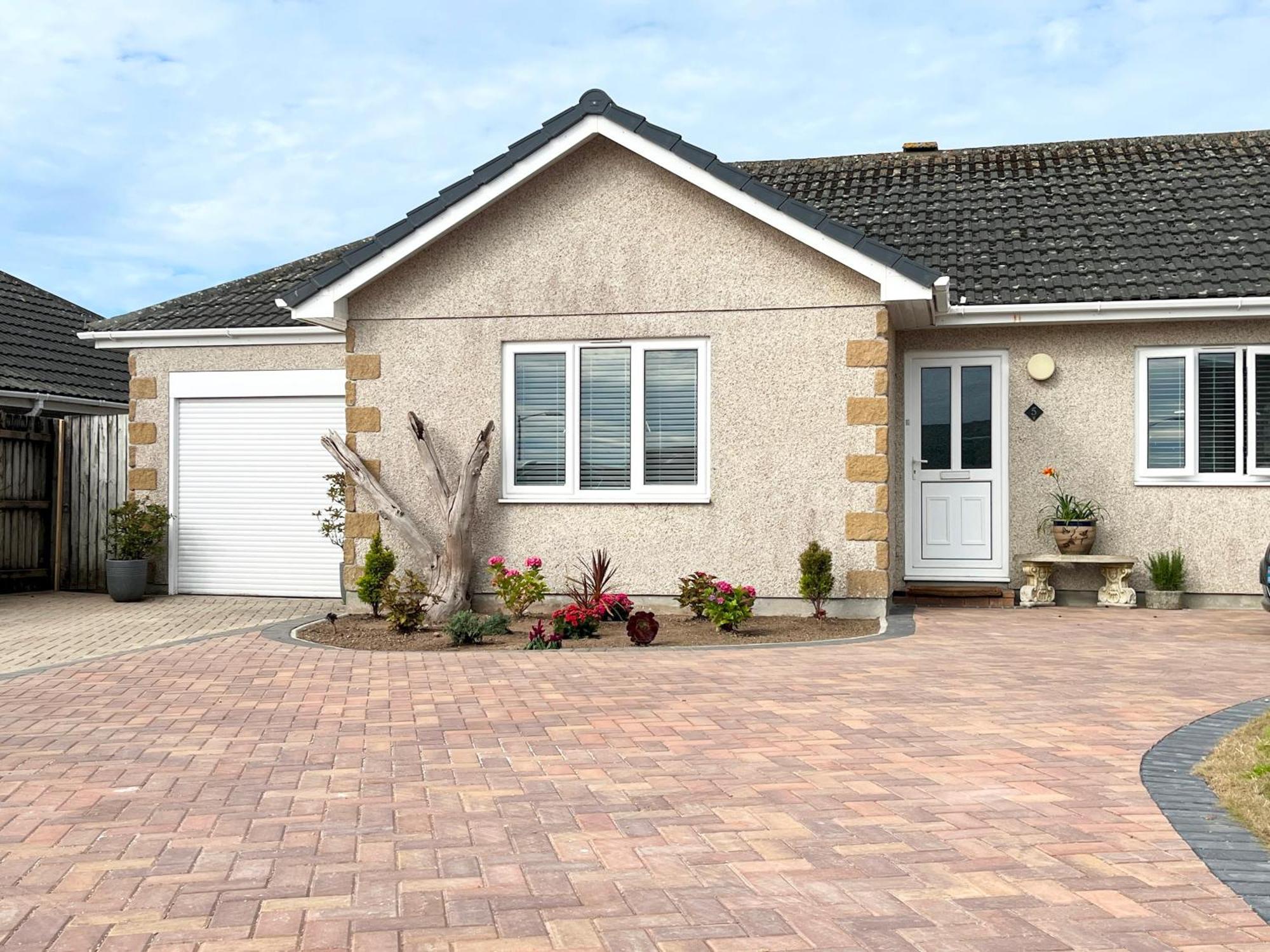 Modern 3 Bed Bungalow With Parking, Private Garden Newlyn Buitenkant foto